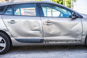 Autoversicherung: Die Haftpflicht zahlt nicht für Schäden am eigenen Pkw.