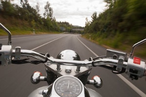 Schließen Sie für das Motorrad eine Vollkasko ab, müssen Sie mit hohen Beiträgen rechnen.