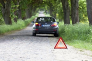 Durch den Schutzbrief bei der Kfz-Versicherung sind Sie im Fall einer Panne abgesichert.